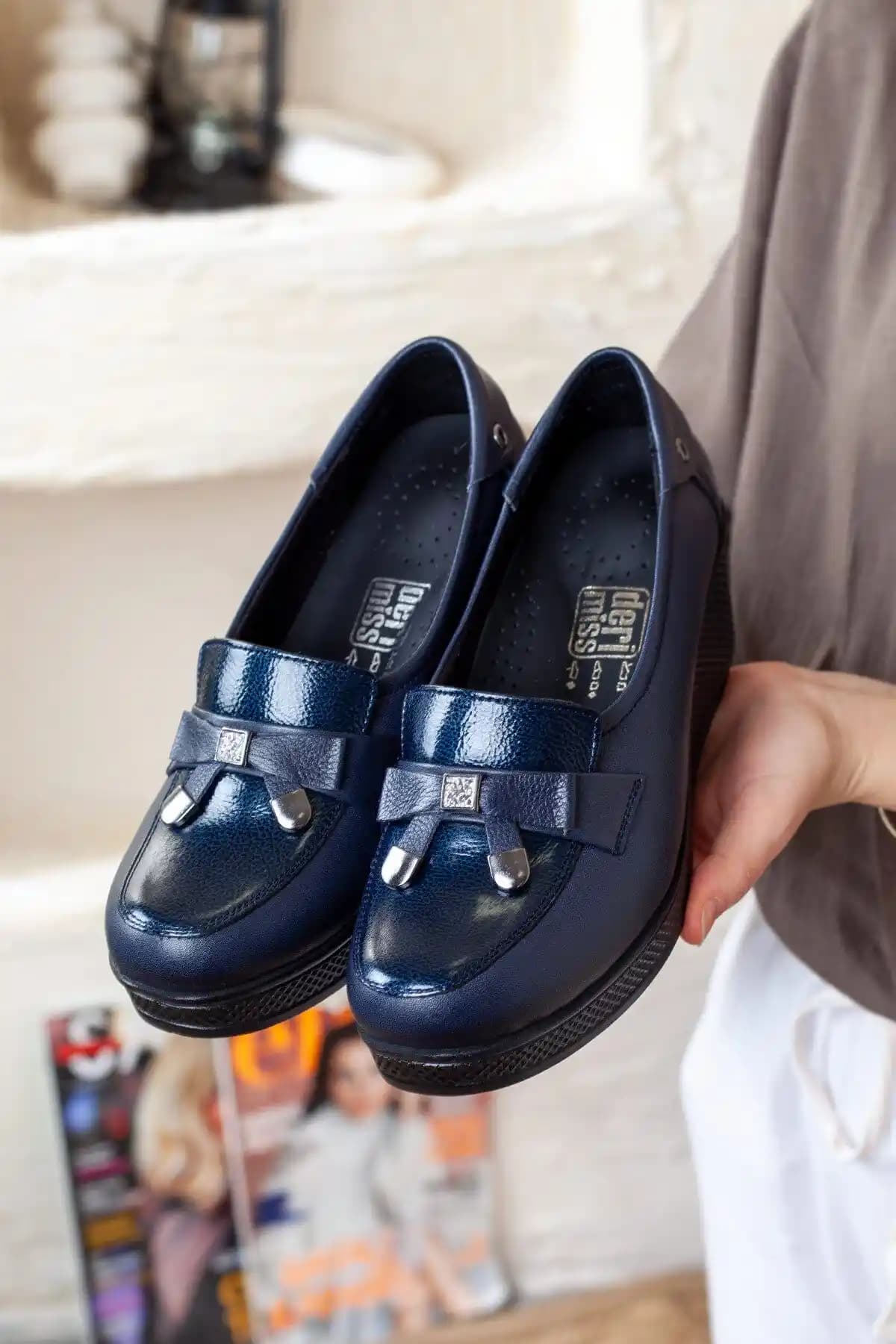 İVEKO Kadın Lacivert Hakiki Deri Ortopedik Ayakkabı Günlük Şıklık ve Konfor Sunar