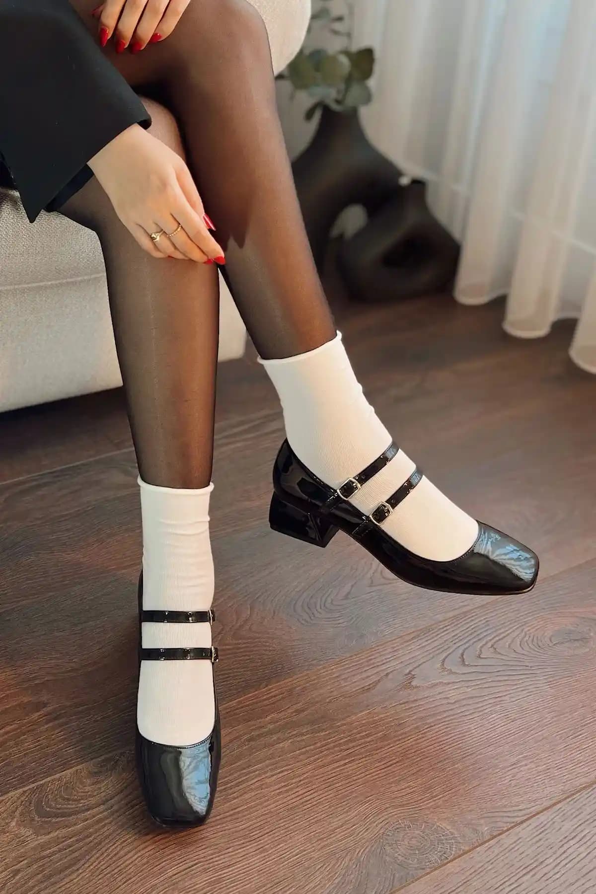 Kadın Siyah Rugan Mary Jane Ayakkabı - Şık ve Konforlu Günlük Kullanım Seçeneği