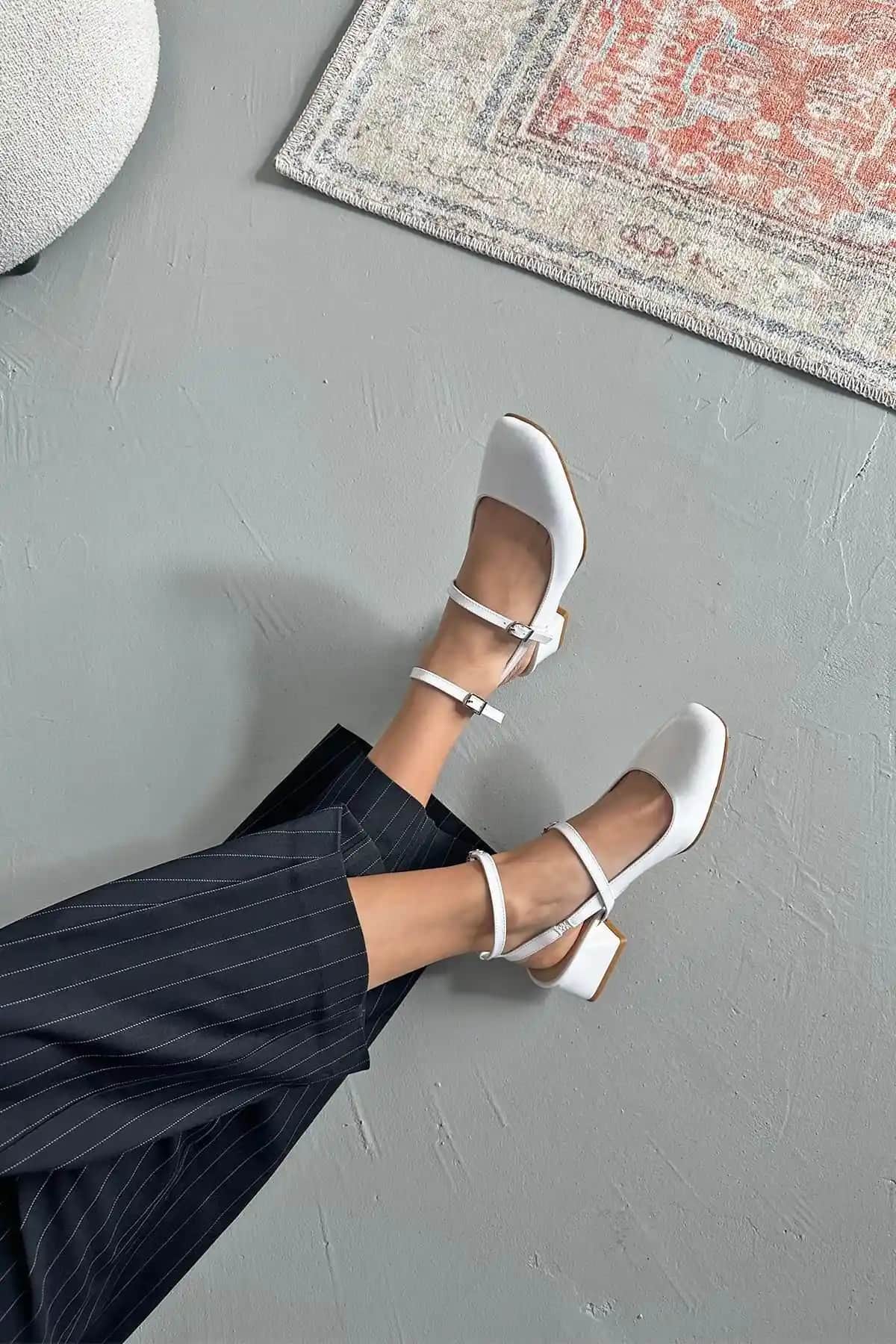 Kadınlar İçin Şık ve Rahat Straswans Viola Topuklu Rugan Ayakkabı Özellikleri ve Kullanım İpuçları