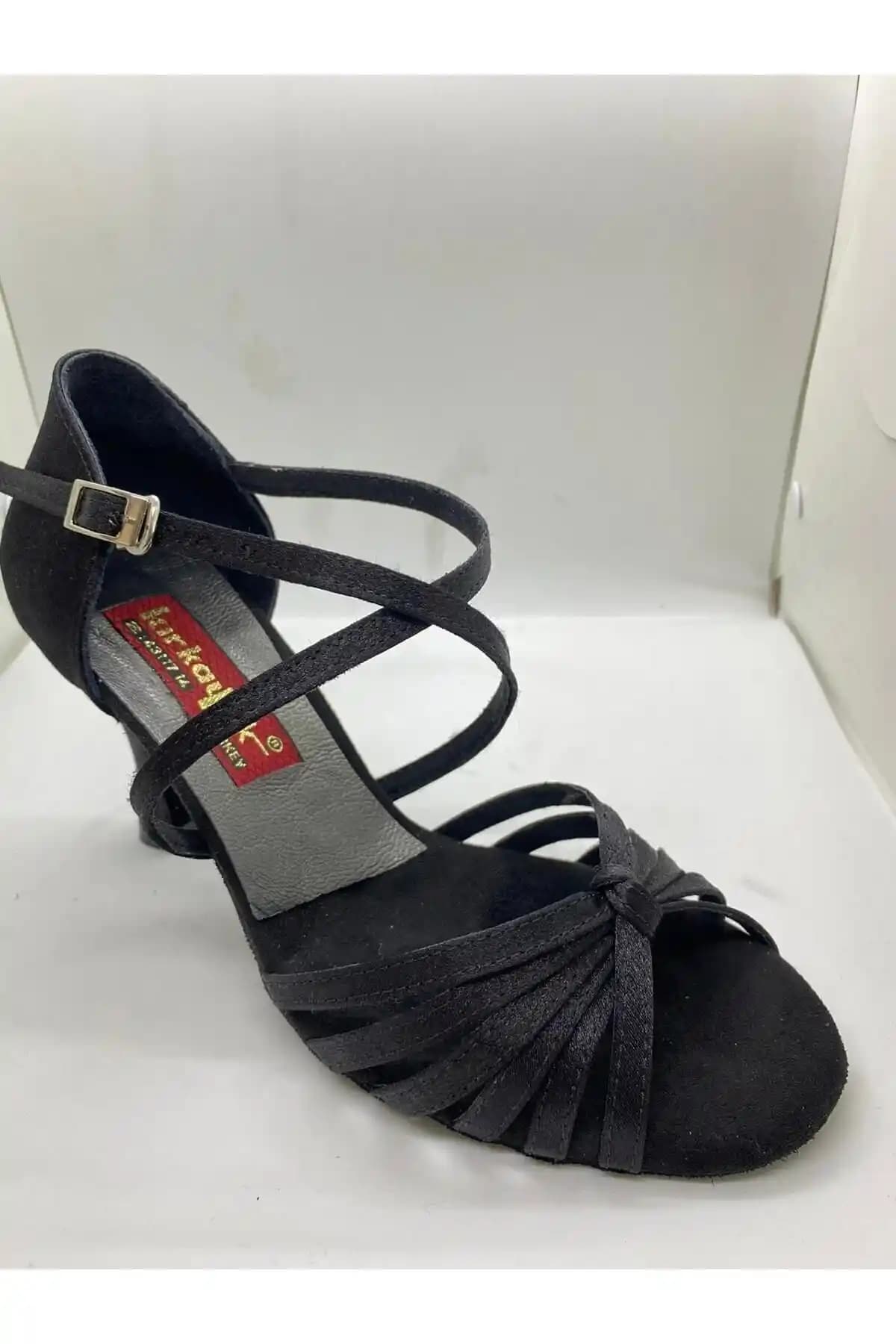 Kırkayak Lara El Yapımı Ayakkabı: Şıklık ve Konforun Birleştiği Özel Tasarım