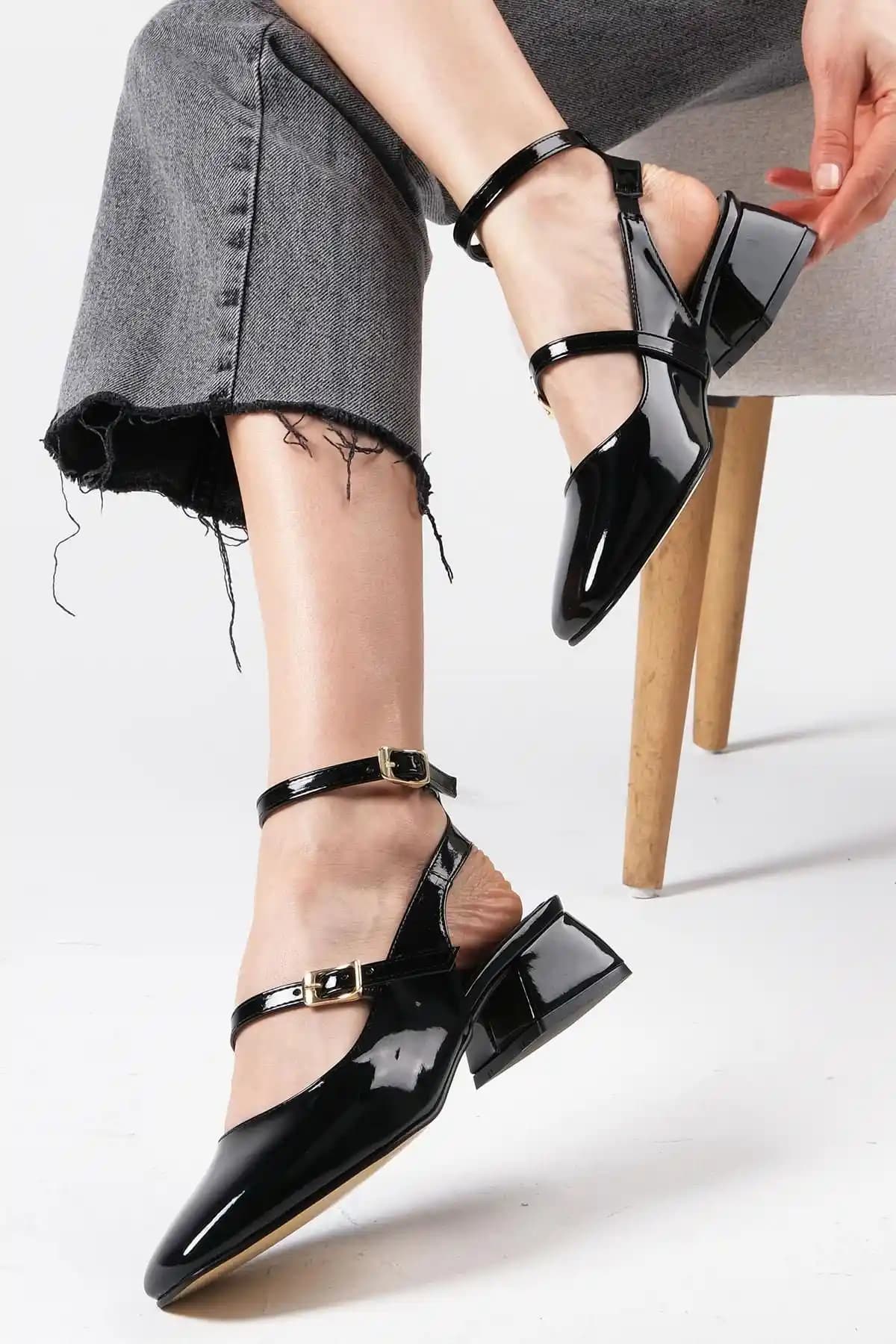 Mio Gusto Audrey Siyah Rugan Kadın Ayakkabısı - Şık ve Rahat Günlük Kullanım