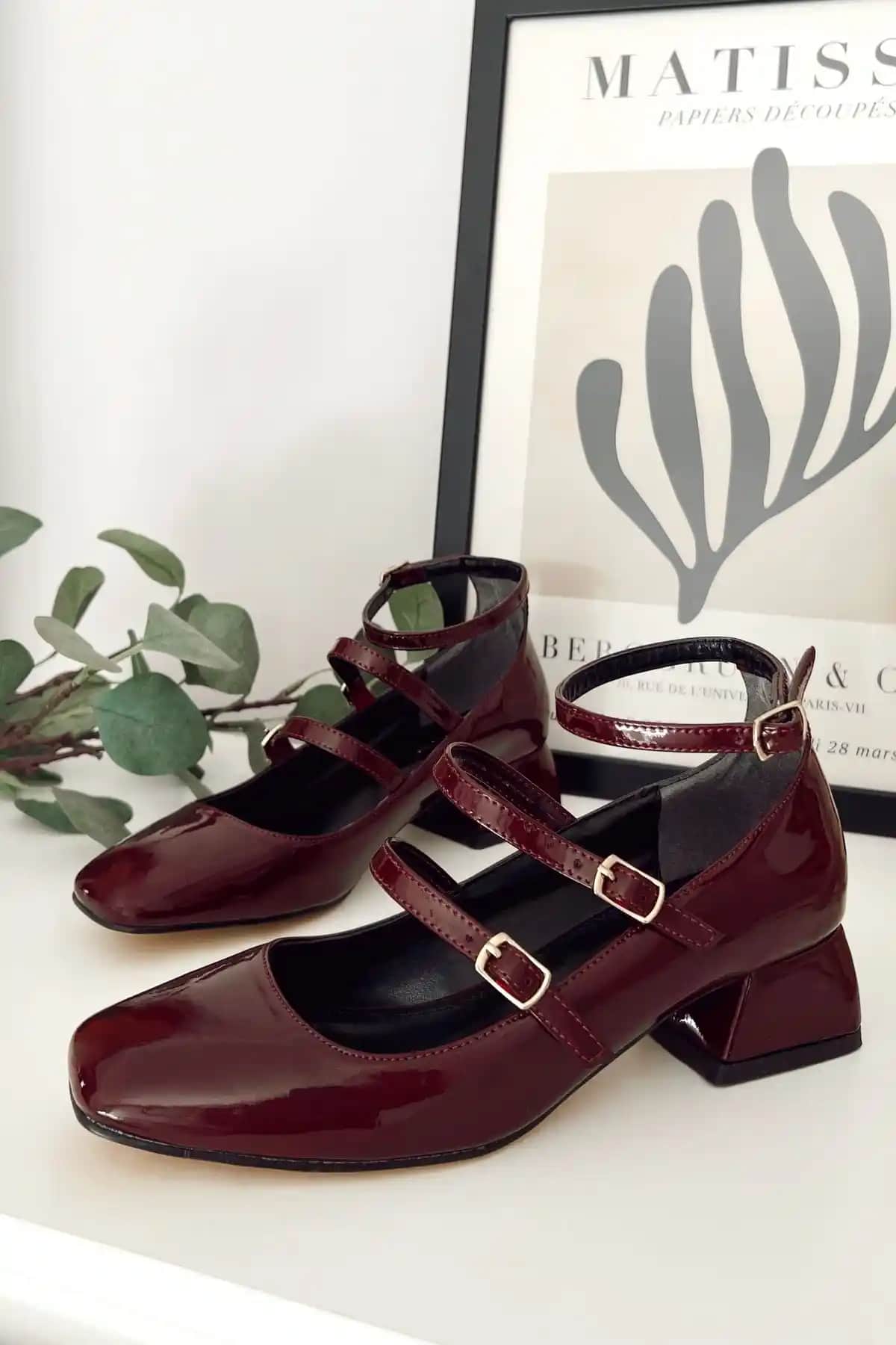 Polka Store Kadın Mary Jane Bordo Rugan Ayakkabı Şıklık ve Rahatlık Sunan Modern Tasarım