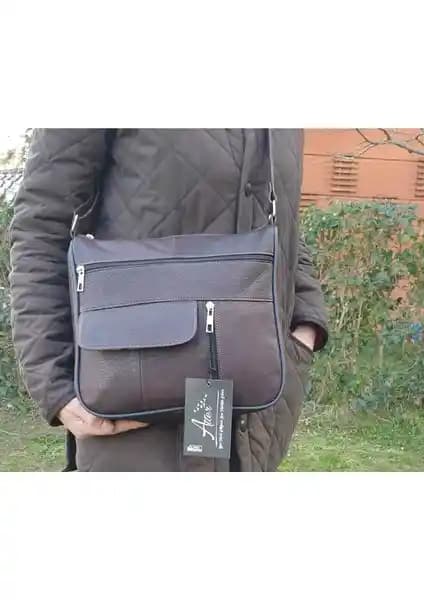 Atter Deri Kadın ve Fubileather Deri Crossbody Çanta Karşılaştırması