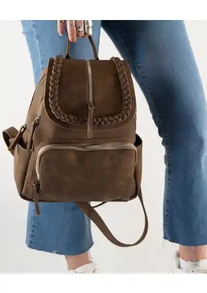 Hakan Çanta Gk20 ve Pierre Cardin 05PO22Y1553-MN Kadın Sırt Çantası Karşılaştırması