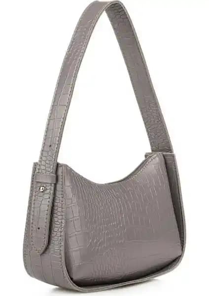 Kadın Çanta Karşılaştırması: Lucky Bees Desenli Baget ve Elory Grace Deri Modelleri