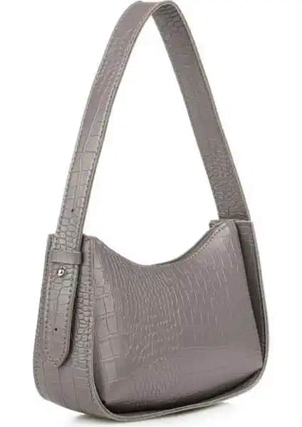 Kadın Çantası Karşılaştırması: Lucky Bees Desenli Baget ve Shule Bags Siyah Omuz Çantası İncelemesi