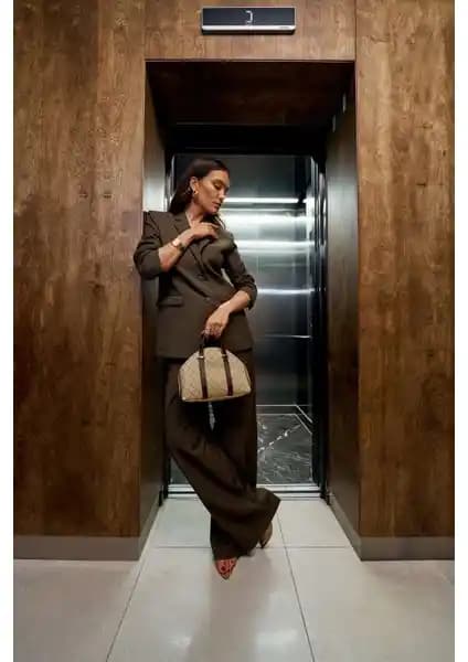 Lucky Bees ve Shule Bags Kadın Çantası Karşılaştırması: Stil ve Fonksiyonellik Analizi