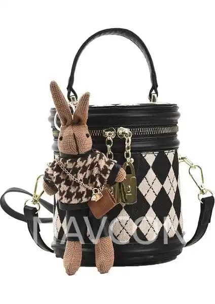 Navcon ve Shugby Kadın Çantası Karşılaştırması: Tasarım, Boyut ve Kullanım Özellikleri