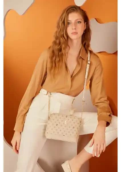 Pierre Cardin Çapraz Çantalar Karşılaştırması: Monogram ve Camel Modelleri Analizi