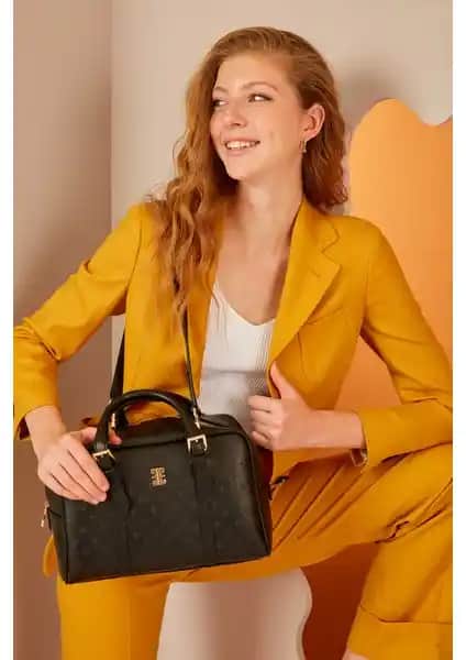 Pierre Cardin Kadın Çantaları Karşılaştırması: Siyah Omuz ve Kahve Monogram Modelleri