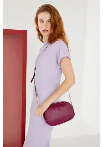 Pierre Cardin Kadın Çantaları Karşılaştırması: Vişne ve Kahve Modellerinin Özellikleri