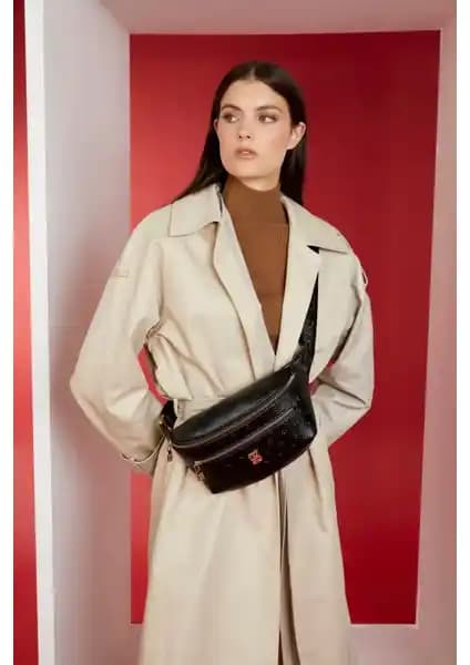 Pierre Cardin Kadın Siyah Bel Çantası ve Monogram Modeli Karşılaştırması