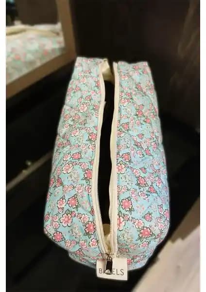 Saç Şekillendirici Çantaları Karşılaştırması: Bahels Viral Desen ve Simfa Dyson Airwrap