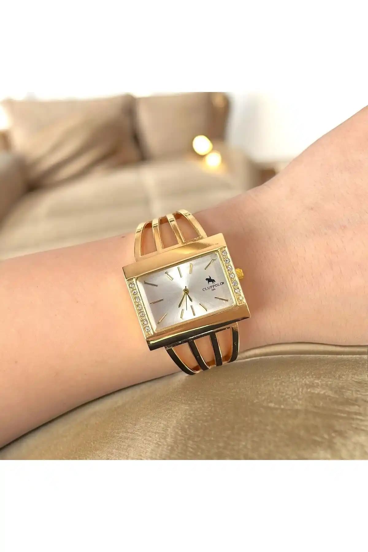 Cluppooloon Kadın Saatleri Karşılaştırması: Şıklık ve Fonksiyonellik Analizi