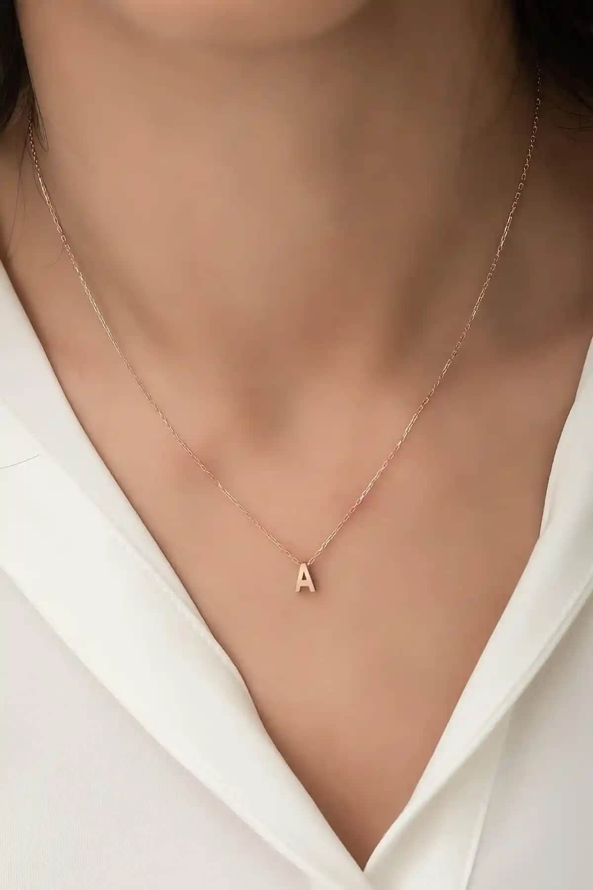 Elika Silver Kadın Harf Kolye ve Söğütlü Silver Gümüş Nazar Modeli Kolye Karşılaştırması