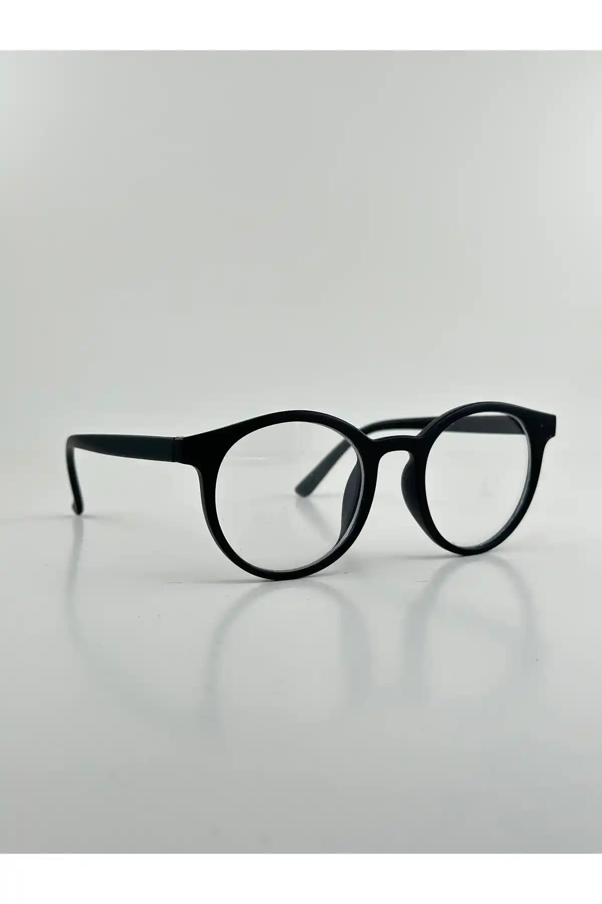 Gözlük Modelleri Karşılaştırması: GlimmerGroove ve VisionGlasses Özellikleri ve Tercih Rehberi