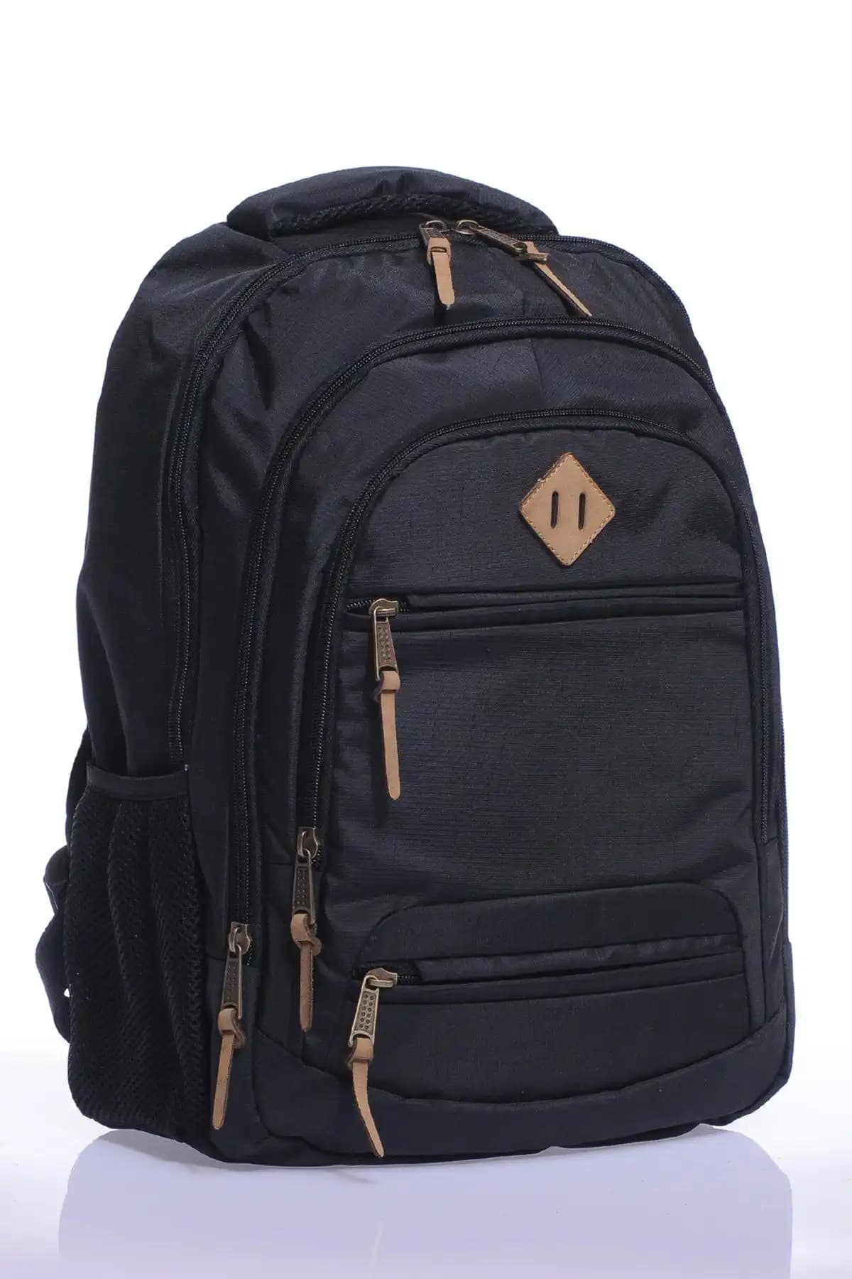 Hakan GK19 ve Fiyaka GK19 Unisex Okul Sırt Çantası Karşılaştırması 1