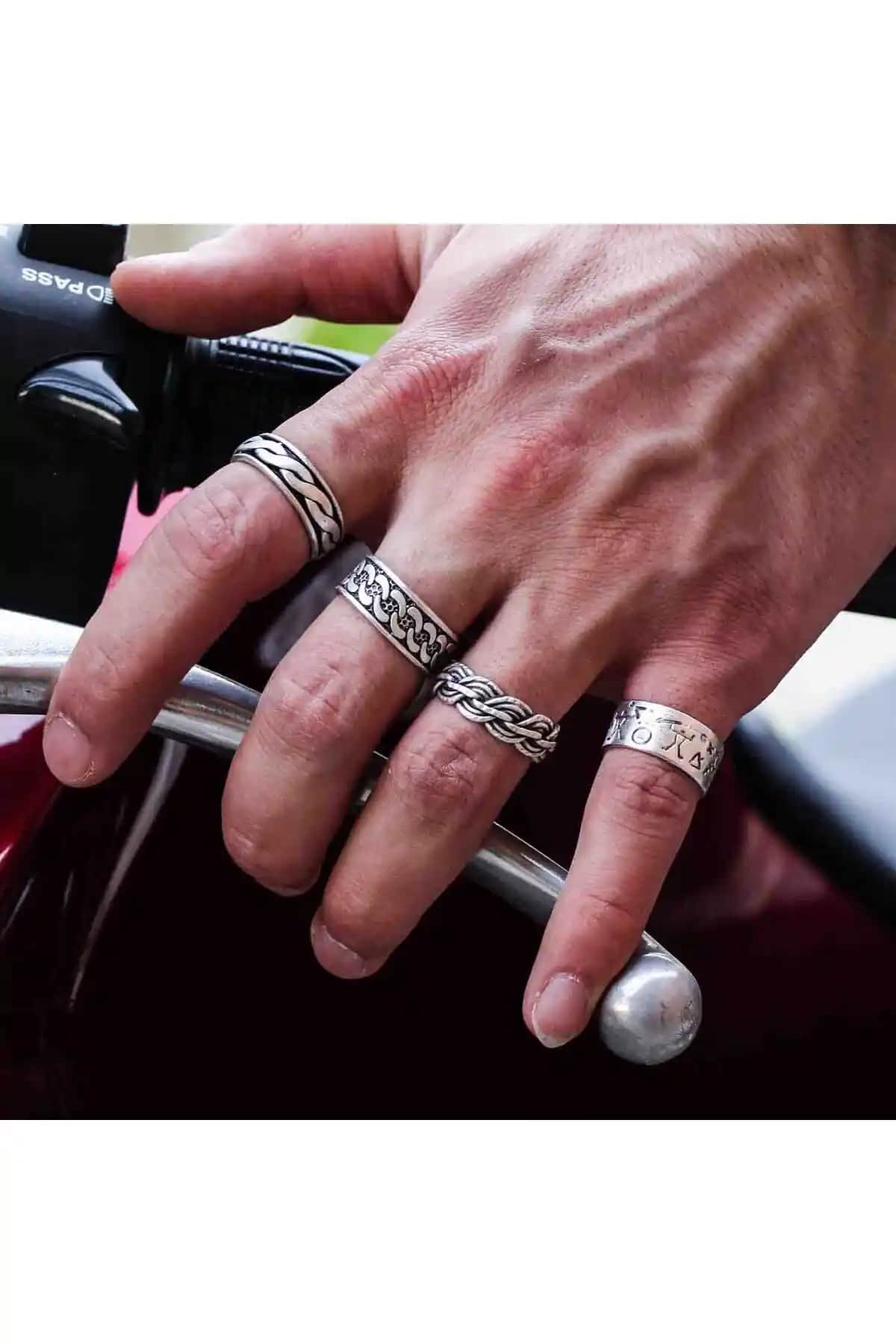 Hello Kitty ve Spiderman Temalı Ayarlanabilir Yüzüklerin Karşılaştırması ve Seçim Rehberi