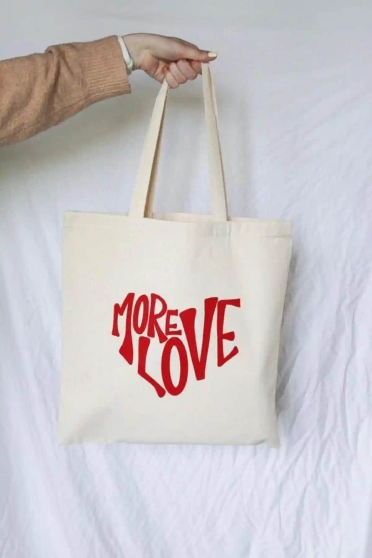 Kanvas Bez Çantalar Karşılaştırması: More Love ve Manuka Modellerinin Özellikleri ve Kullanım Avantajları