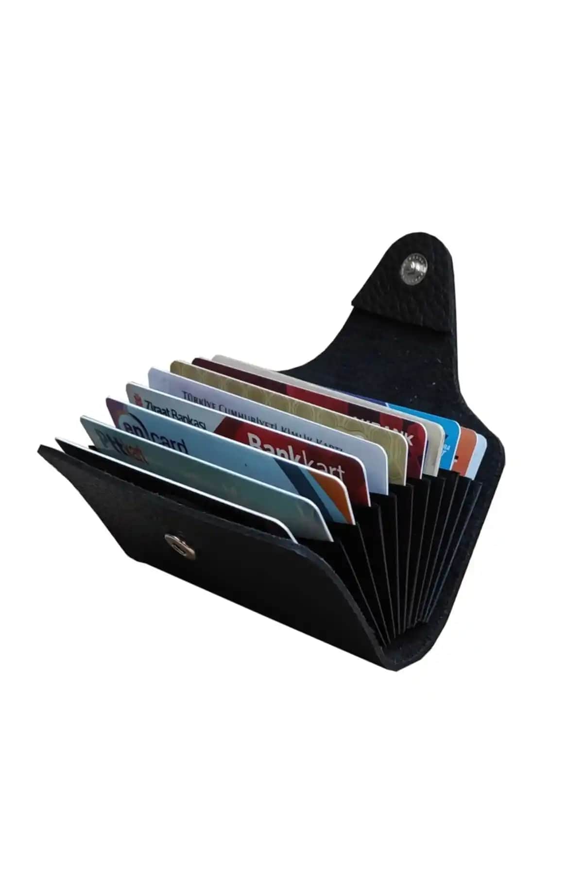 Kemer Dünyası ve Overcraft Kartlık Karşılaştırması: Malzeme, Tasarım ve Kullanım Özellikleri