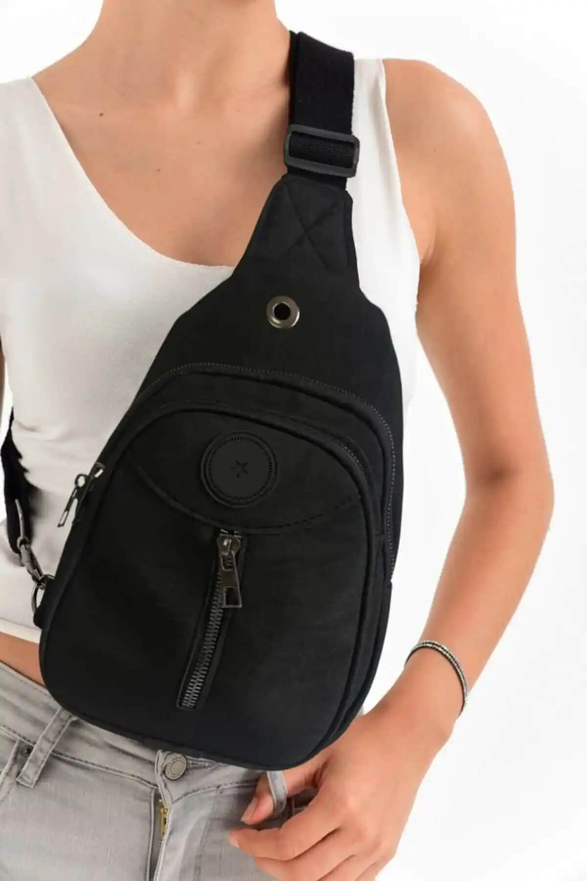 Luvenis Kadın Krinkıl Body Bag ve SEVENTEEN Kanvas Çapraz Çanta Karşılaştırması
