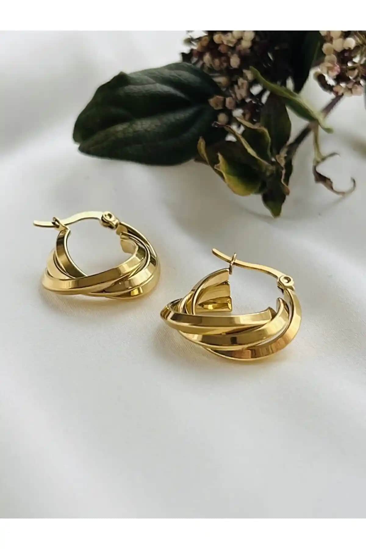 Milana Accessories ve stainles steel Gold Çelik Halka Küpe Karşılaştırması