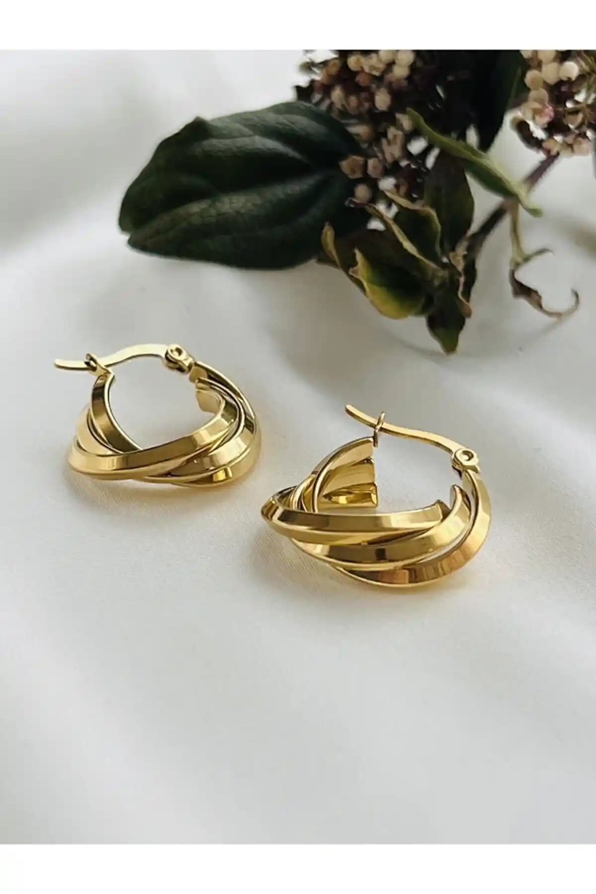 Milana Accessories ve stainles steel Gold Çelik Halka Küpe Karşılaştırması