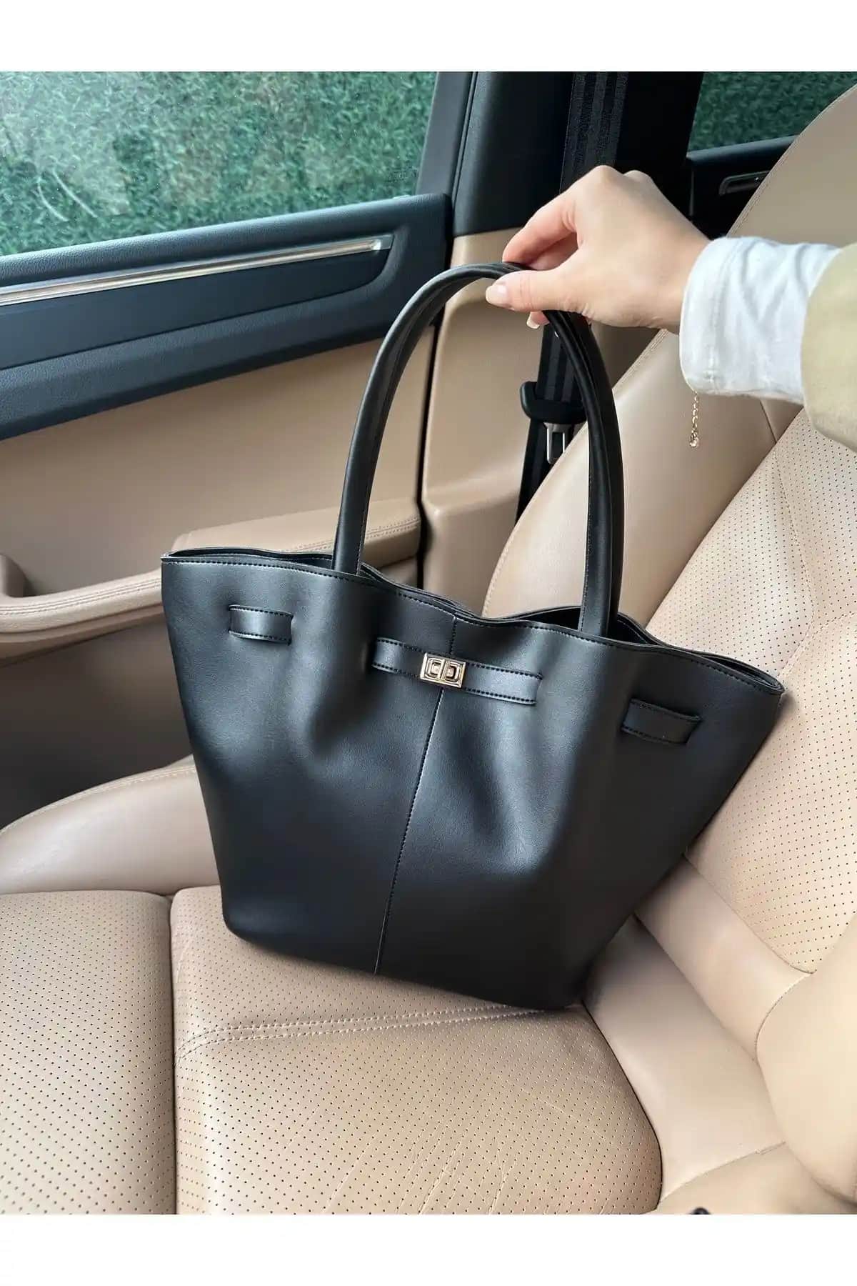 Nothing Kadın Çantaları Karşılaştırması: Stil ve Kullanışlılık Analizi