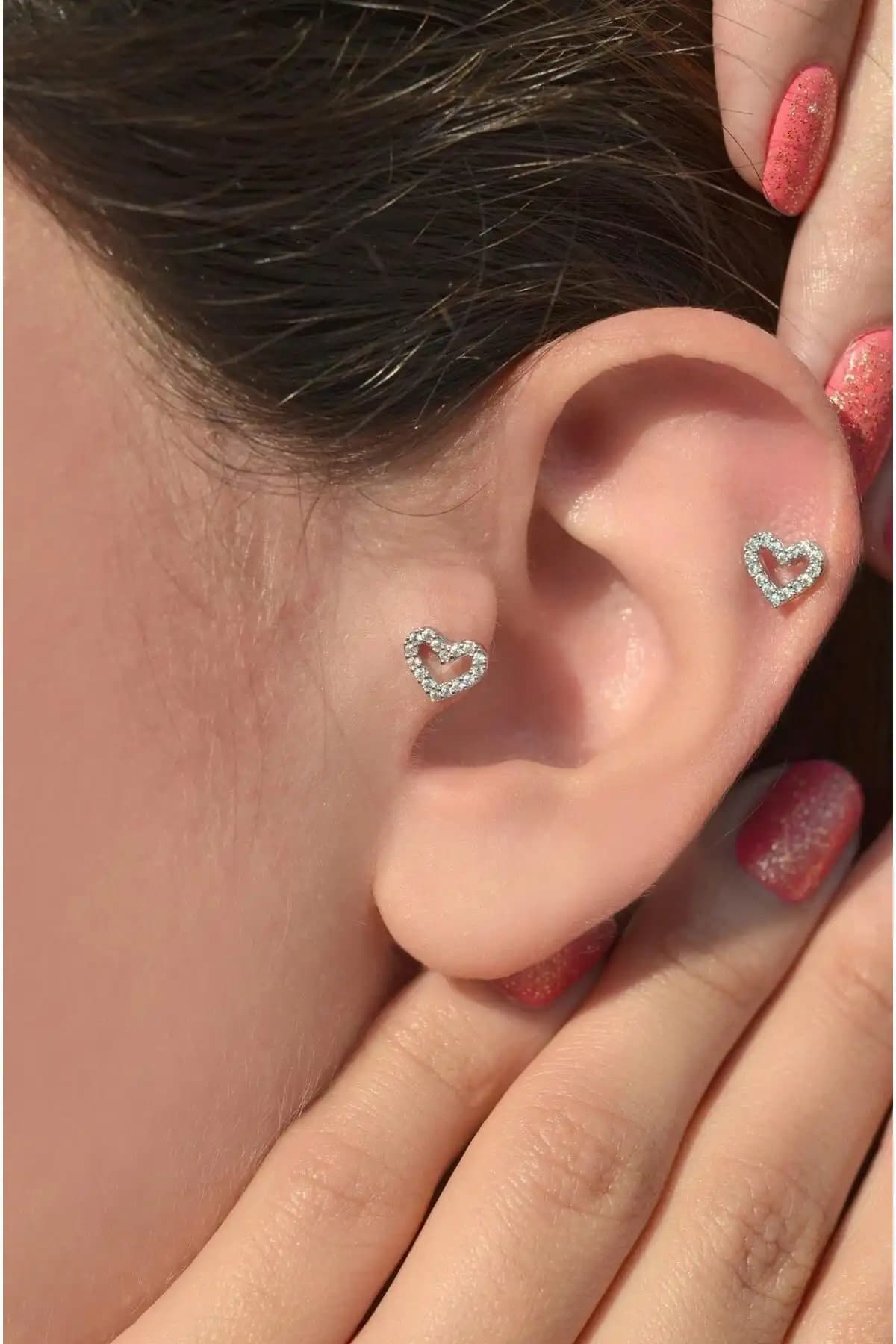 Piercing Karşılaştırması: Sacce Scarves&Accessories ile Salyangoz Company Ürünleri 1