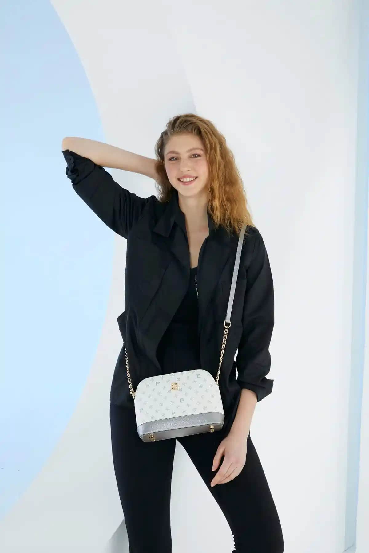 Pierre Cardin Kadın Çantaları Karşılaştırması: Omuz Çantası ve Portföy Tasarımları