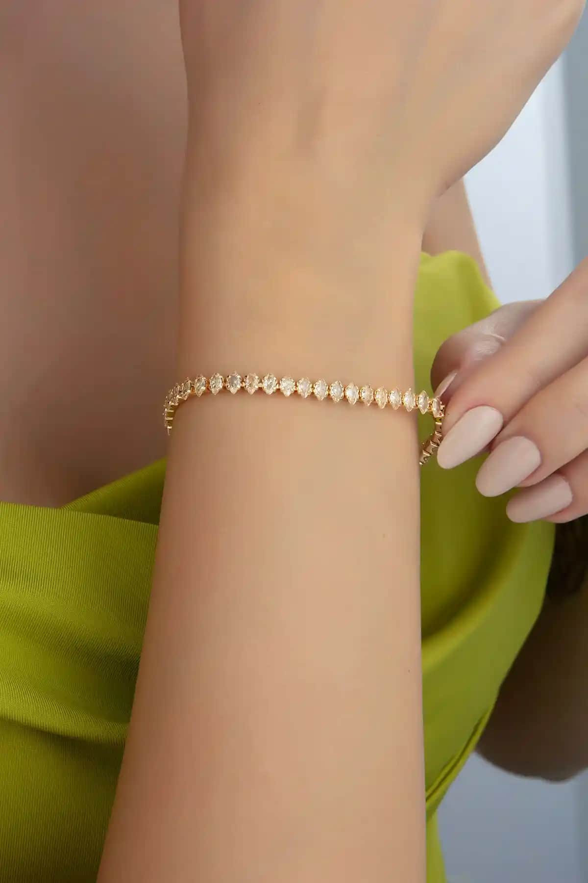 Ressia Zirkon Taşlı Mekik Model ve Söğütlü Silver Bileklik Karşılaştırması