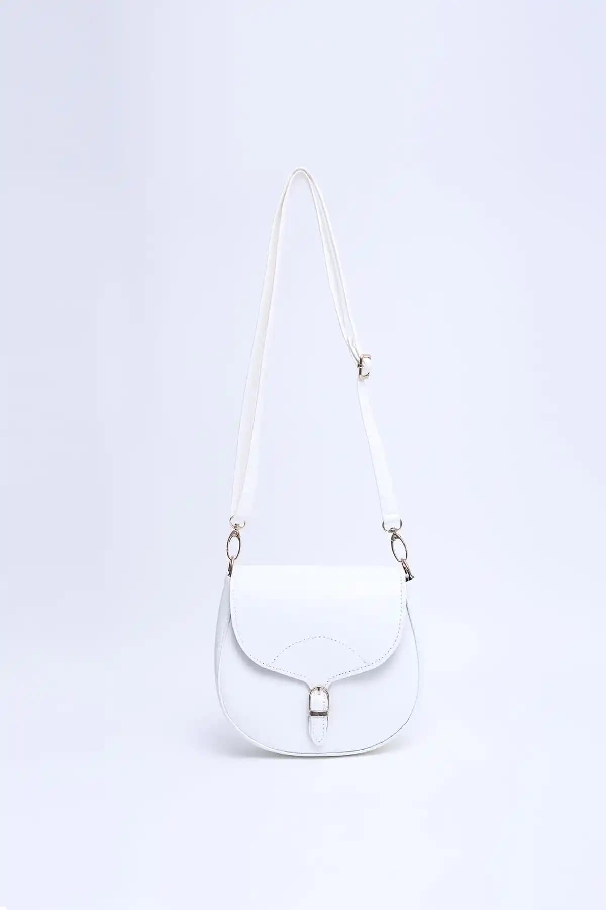 Shaka Beyaz Çanta Karşılaştırması: Shk17 ve Shk60 Modellerinin Özellikleri ve Kullanıcı Yorumları