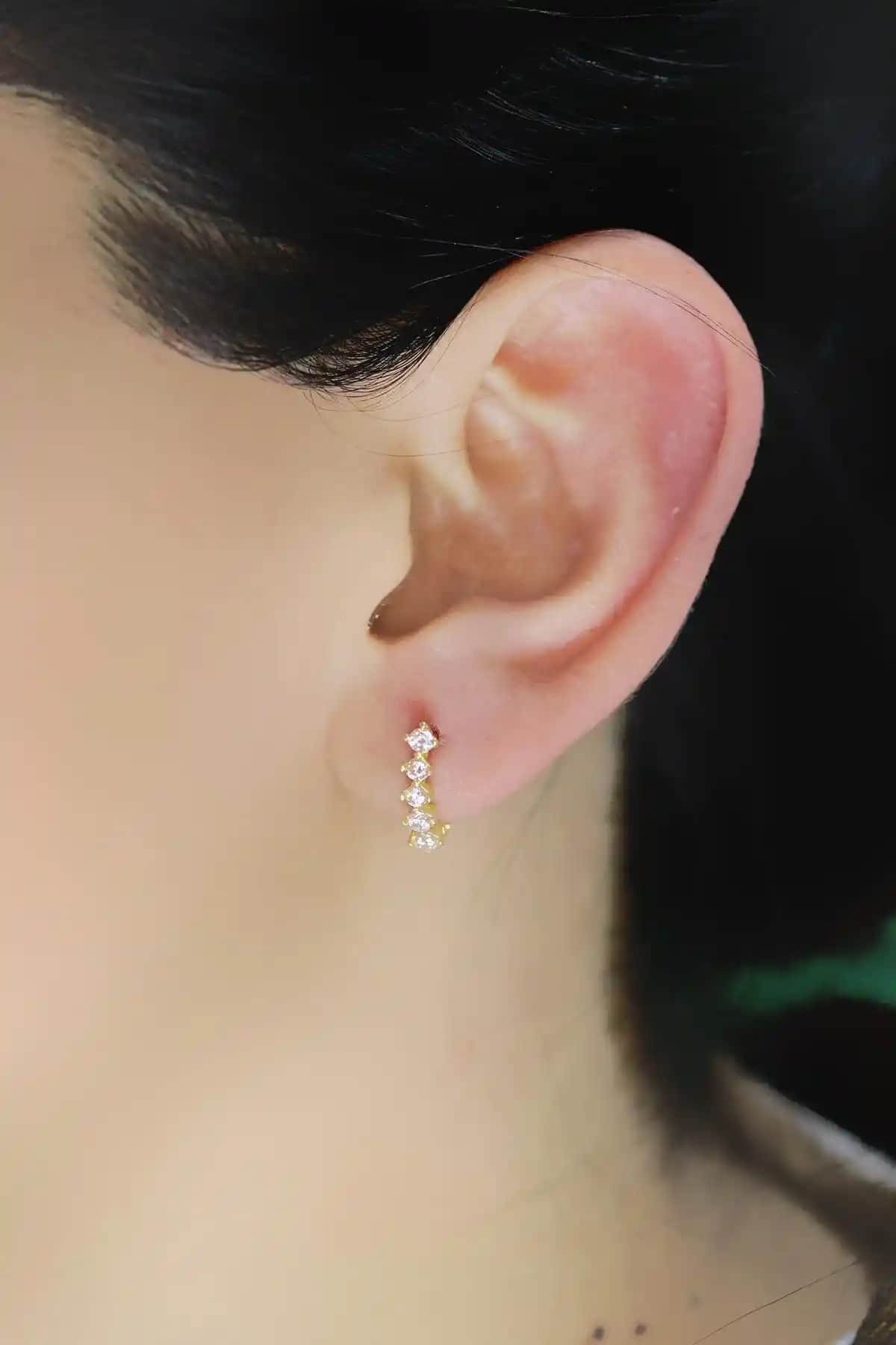 Söğütlü Silver Beştaş Küpe Karşılaştırması: Altın Yıldızlı ve Rodyumlu Modeller