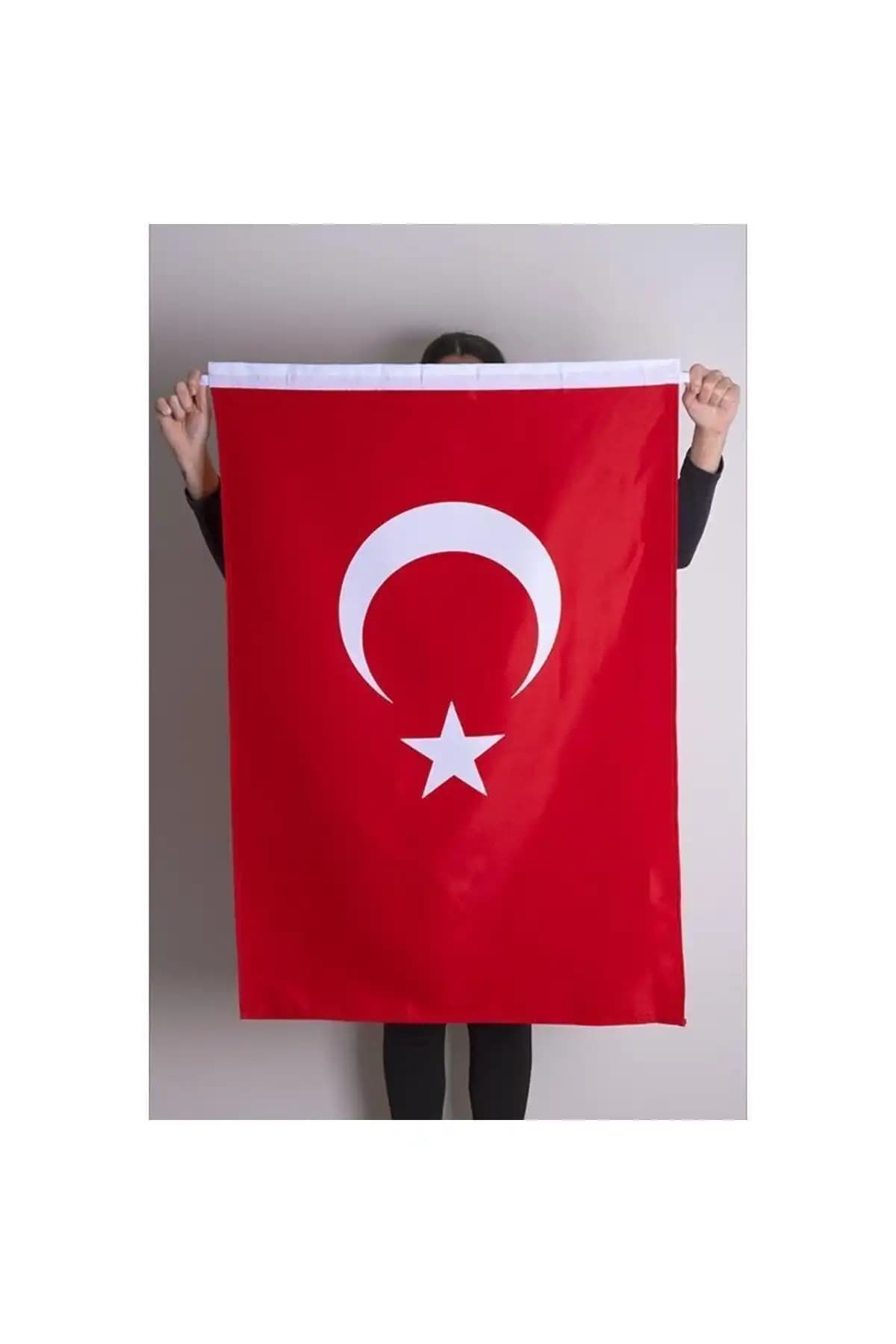 Vagonik ve ZC Bayrak Türk Bayrağı Alpaka Kumaş Karşılaştırması 2