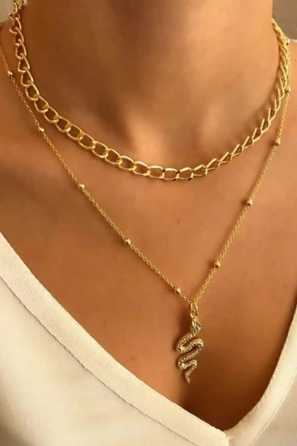 Yılan Kolye Seçenekleri: ÇEHRELİZE ve takıtarzım Ürünlerinin Karşılaştırması