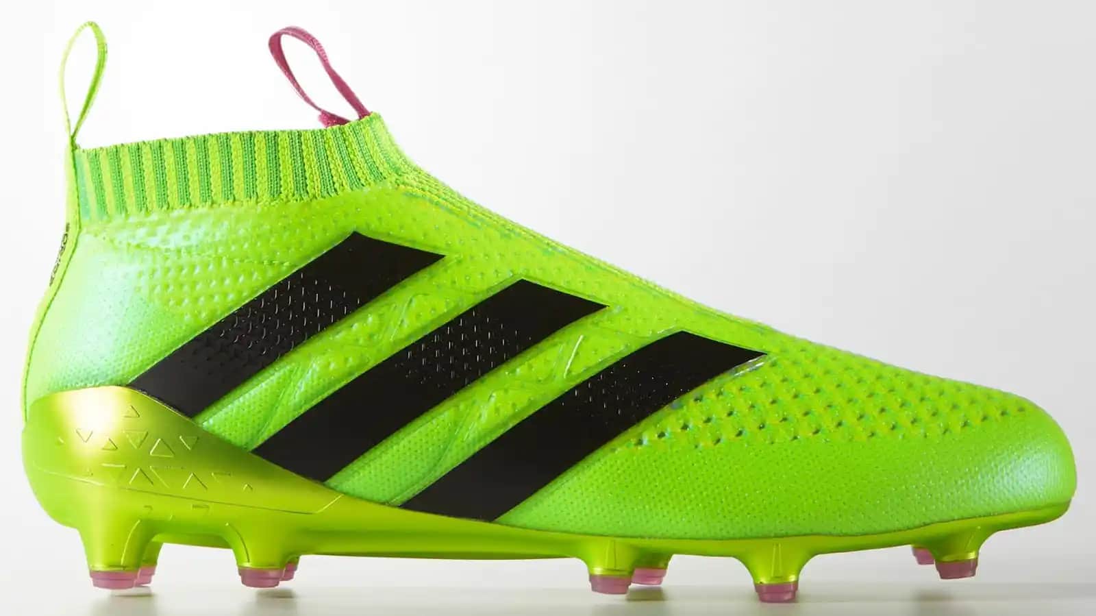 Adidas Ace 16 Spor ve Günlük Kullanım İçin Yenilikçi Ayakkabı Modeli