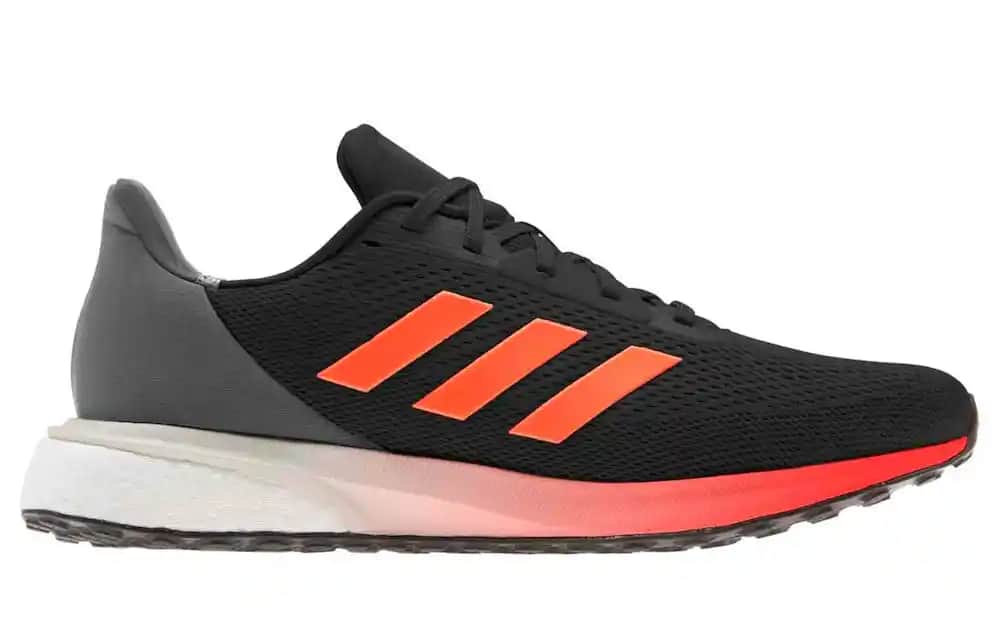 adidas Astrarun: Konfor ve Performansı Bir Arada Sunan Modern Koşu Ayakkabısı