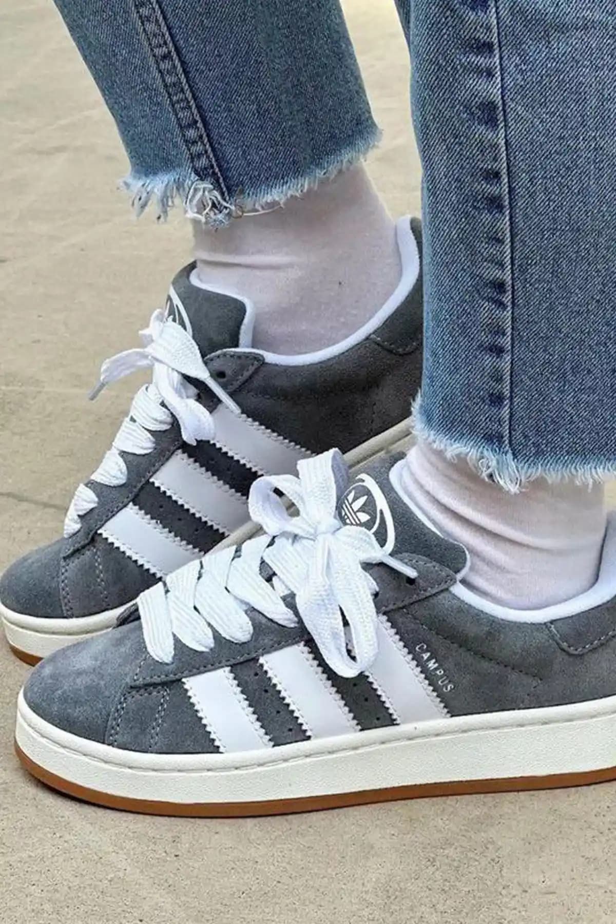 Adidas Campus Gri Ayakkabılar: Şıklık ve Konforun Modern Buluşması