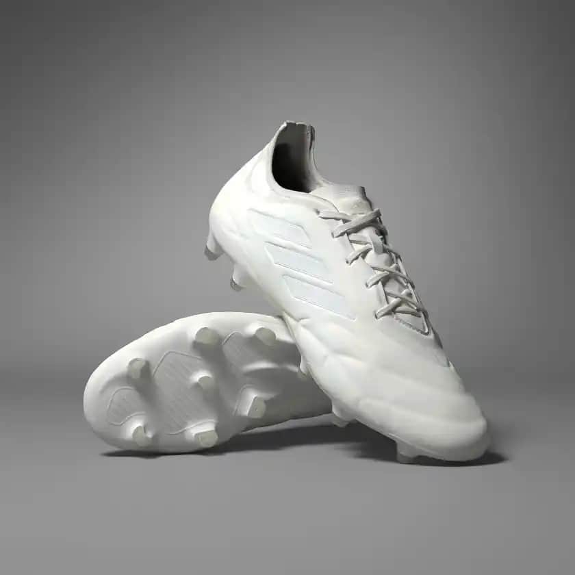 Adidas Copa Pure 1: Modern Tasarımı ve Üstün Performansıyla Futbol Ayakkabısı