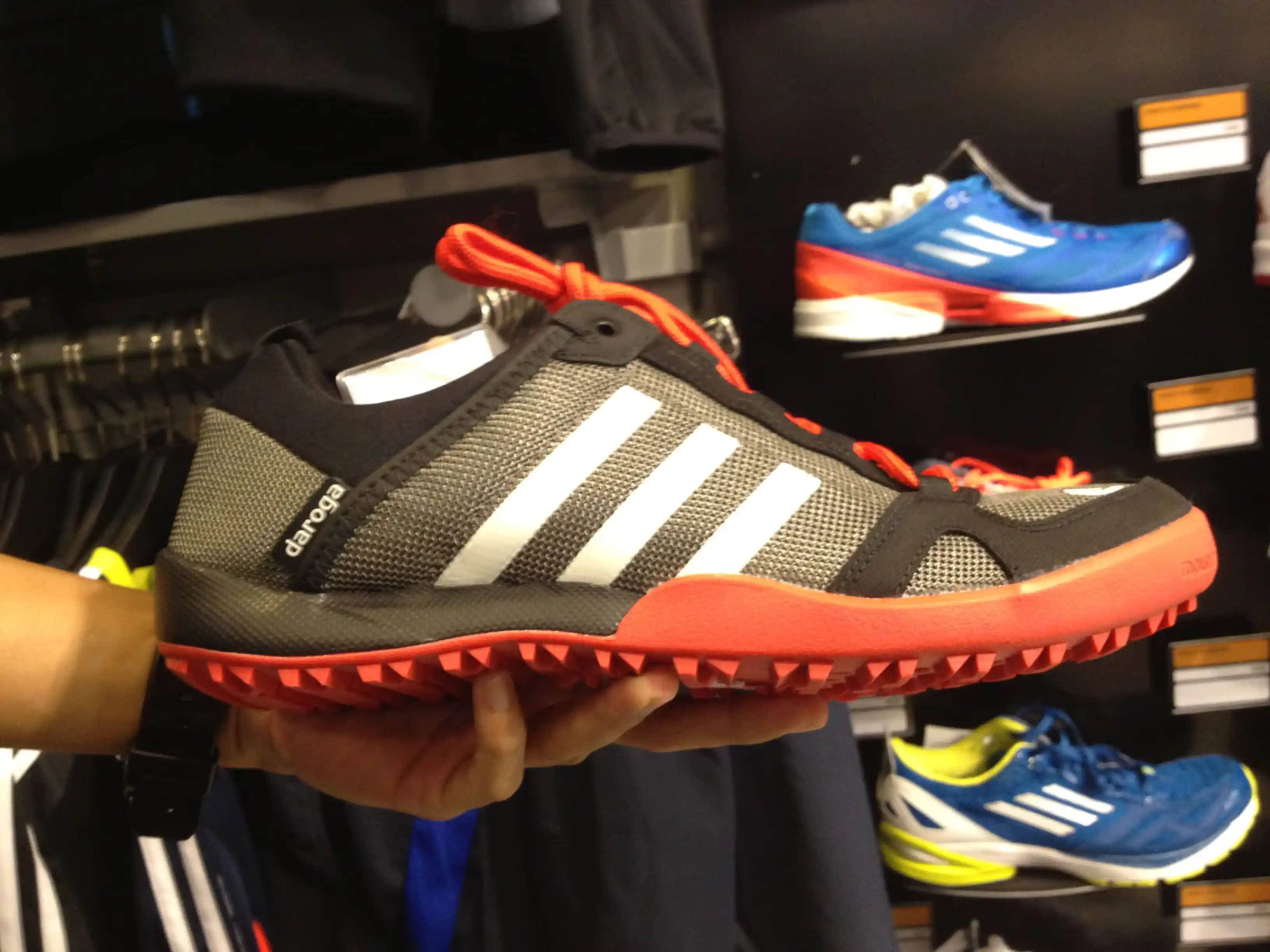 Adidas Daroga Kırmızı Spor ve Günlük Ayakkabı Modelleri ve Özellikleri