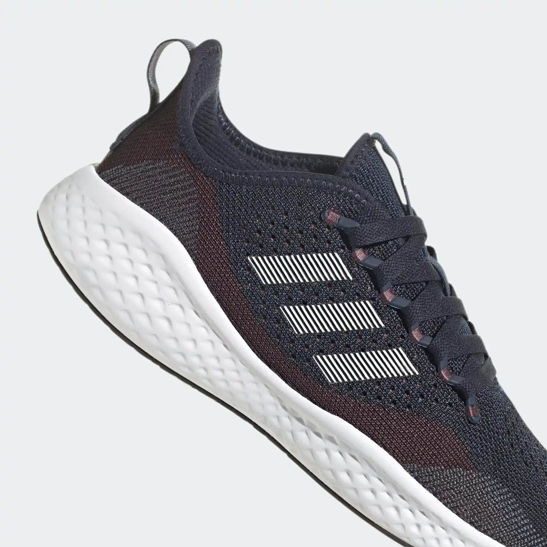 adidas FluidFlow 2.0 Spor Ayakkabısı: Yüksek Performans ve Konfor Sunan Modern Tasarım