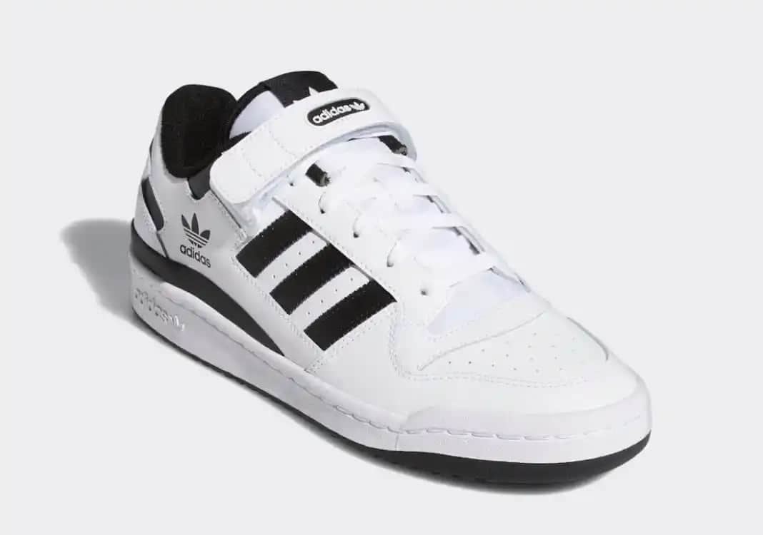 adidas Forum Low: Retro Esintilerle Güncel Tasarımın Buluştuğu Modern Spor Ayakkabılar