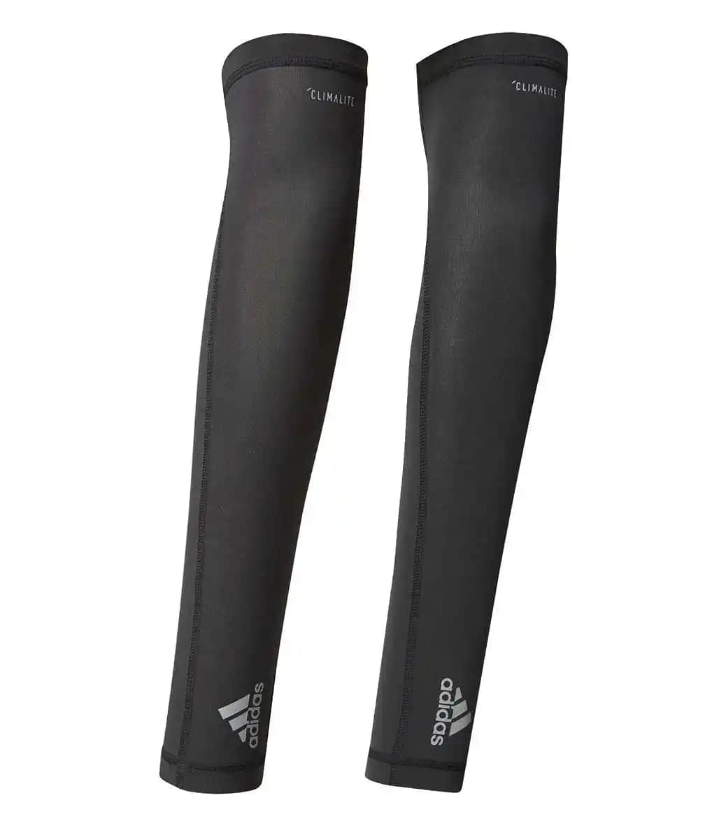 Adidas Kollukları: Spor ve Günlük Hayatta Konfor ve Koruma Sağlayan Modern Aksesuarlar