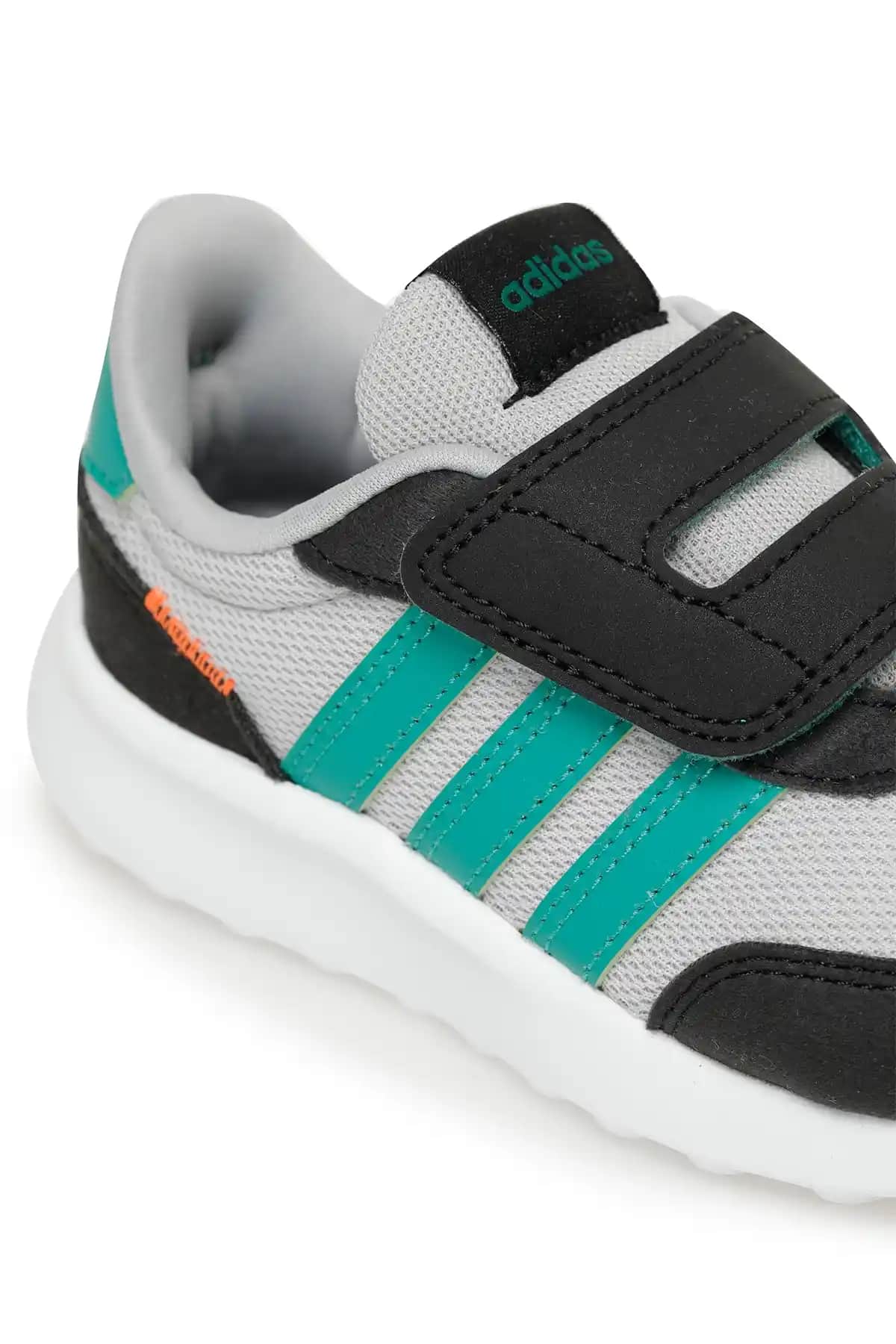 Adidas Modern Retro Runner Ayakkabıları: Şıklık ve Konforun Buluşma Noktası