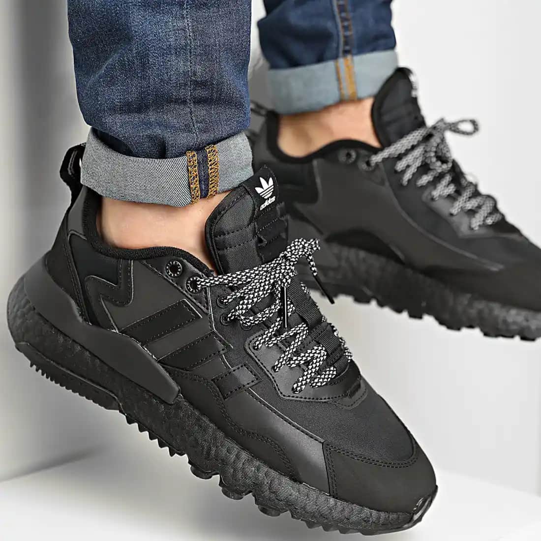 adidas Nite Jogger: Retro ve Modern Tasarım ile Güncel Spor Ayakkabı Seçenekleri