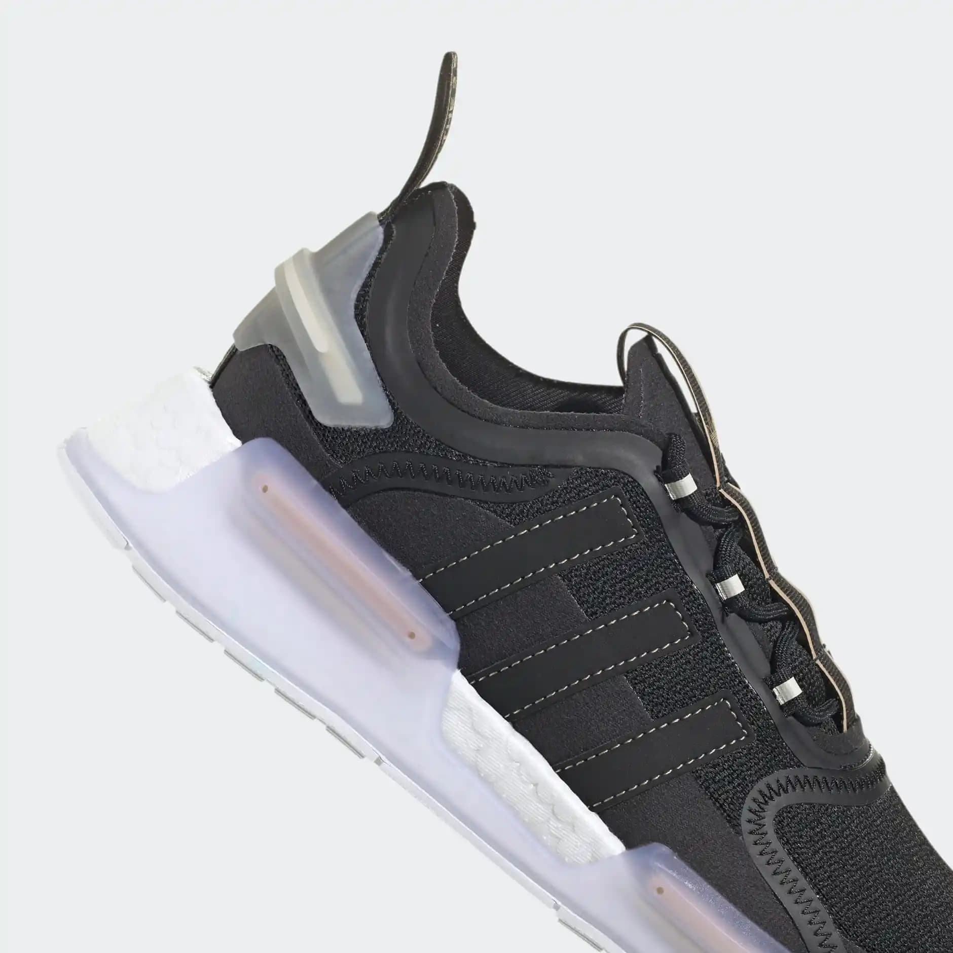 Adidas NMD V3: Güncel Trendler ve Teknolojilerin Birleşimiyle Yenilikçi Spor Ayakkabıları