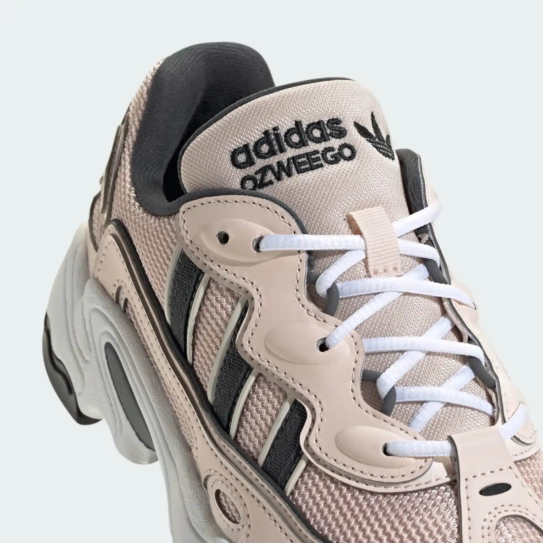 Adidas Ozweego: Güncel Trendleri Yansıtan Konforlu ve Şık Spor Ayakkabı Seçenekleri