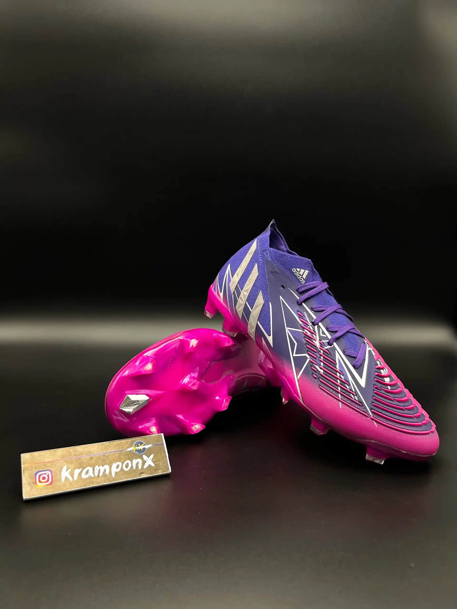 Adidas Predator Mor Kramponları: Yüksek Performans ve Şık Tasarım ile Futbol Keyfini Artırın