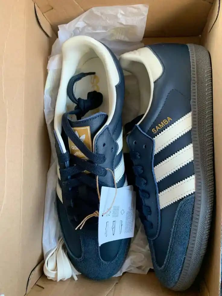 Adidas Samba Lacivert: Klasik ve Şık Tasarımıyla Günlük ve Spor Kullanımına Uygun Ayakkabı