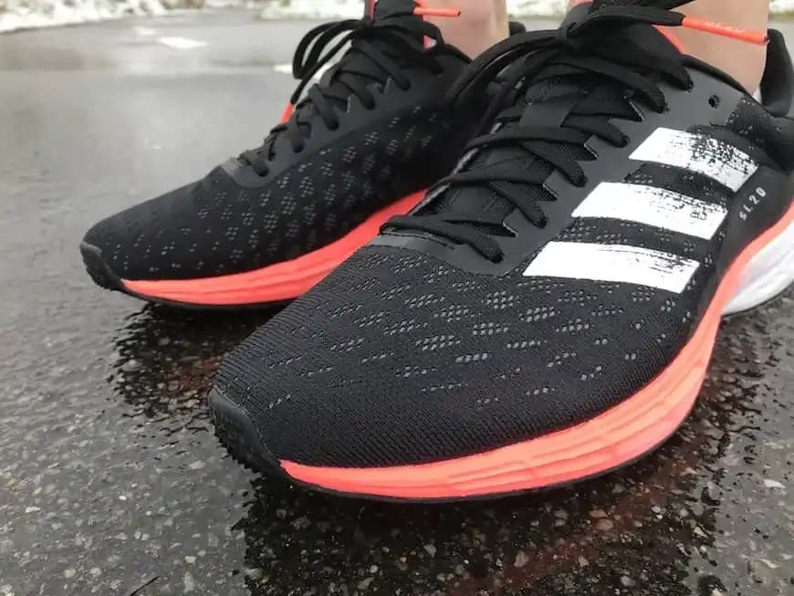 adidas SL20 Spor ve Günlük Kullanım İçin Yüksek Performanslı Hafif Koşu Ayakkabısı